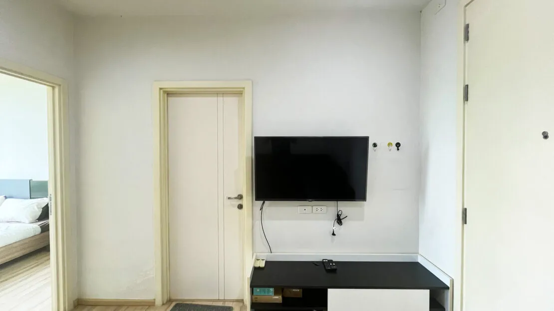 Modern 1-Bedroom Condo at The Base Uptown - Görsel 2