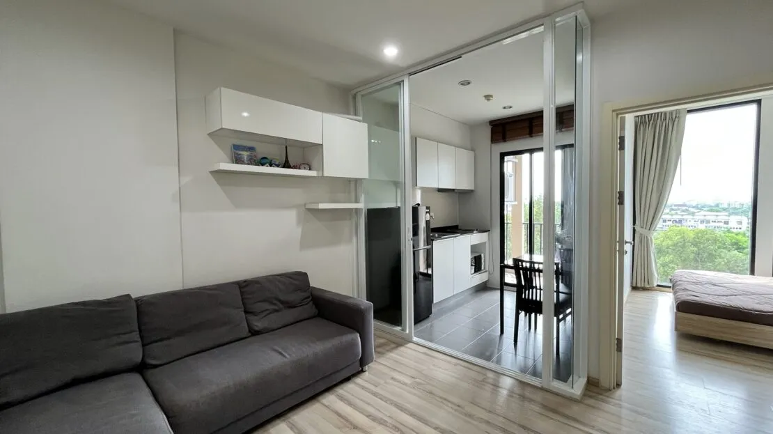 Modern 1-Bedroom Condo at The Base Uptown - Görsel 9