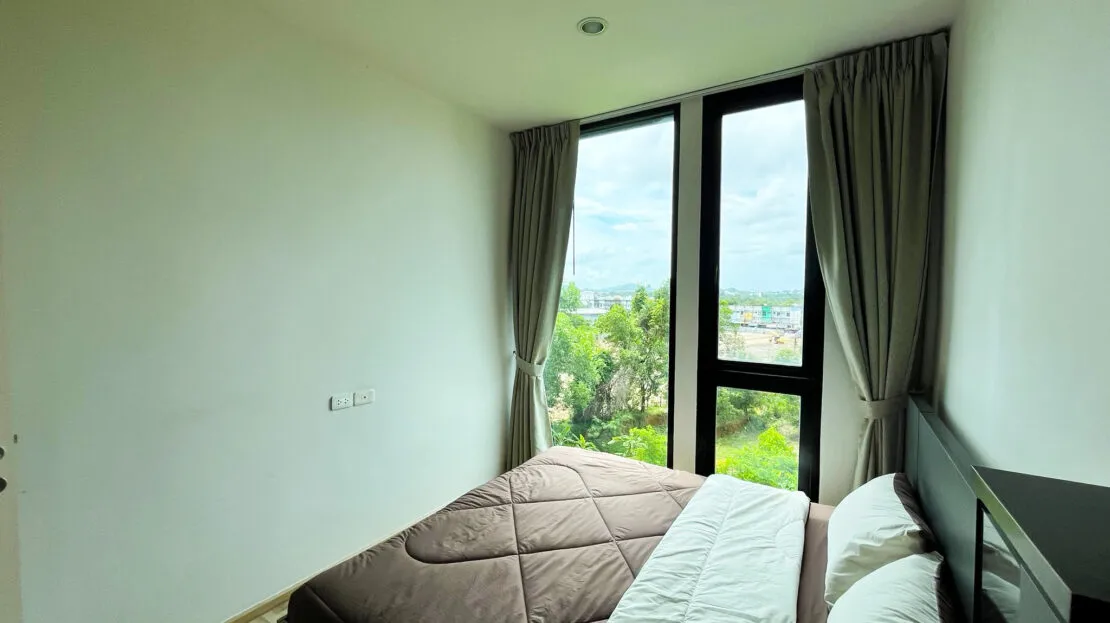 Modern 1-Bedroom Condo at The Base Uptown - Görsel 12