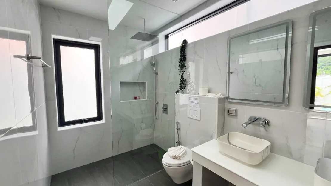 Private Pool Villa 3 Bedrooms in Chalong, Way to Big Buddha