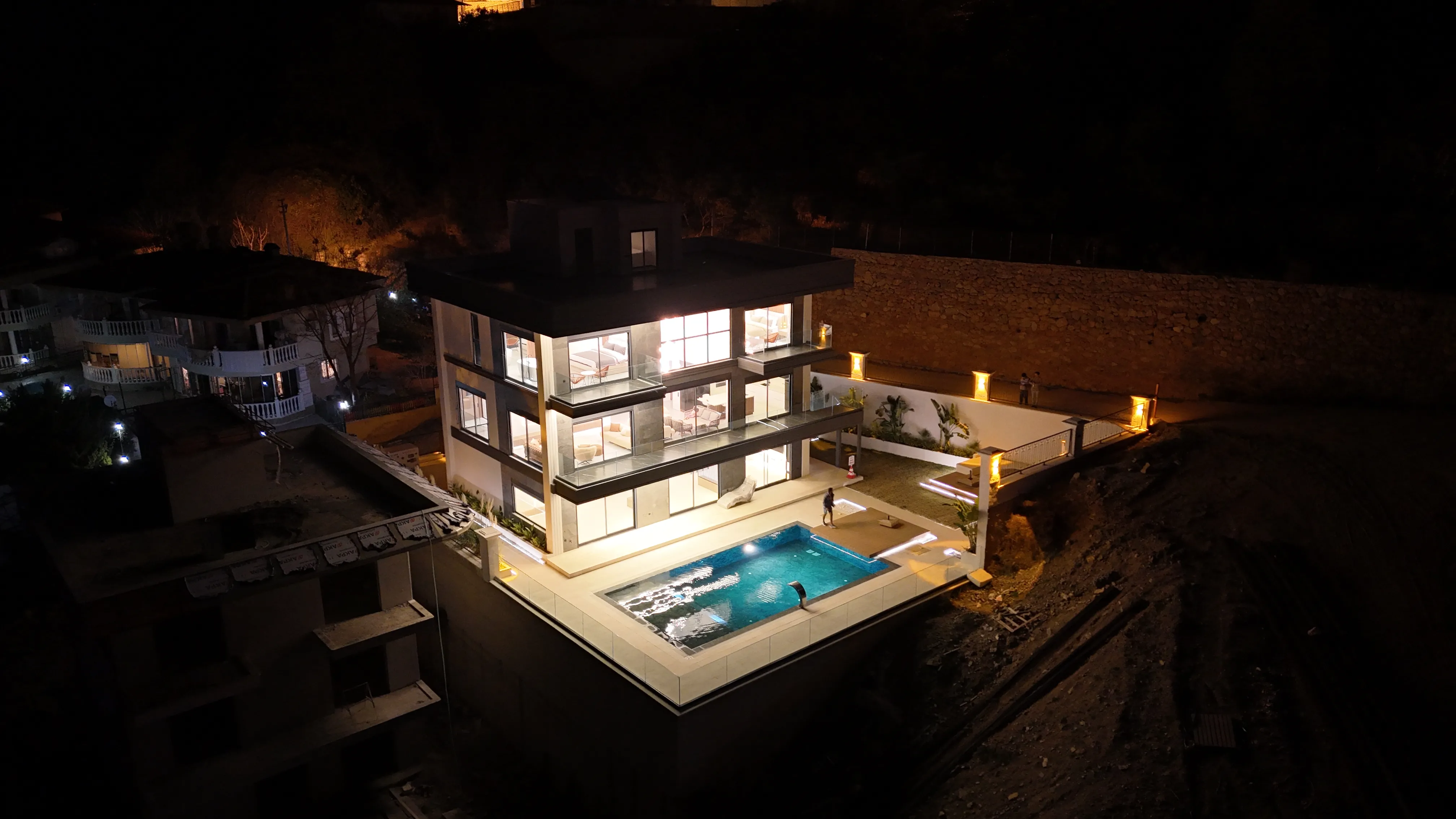 UYGUN ÖDEME KOŞULLARI VE VADE FARKSIZ TAKSİT İMK. 5+1 VİLLA