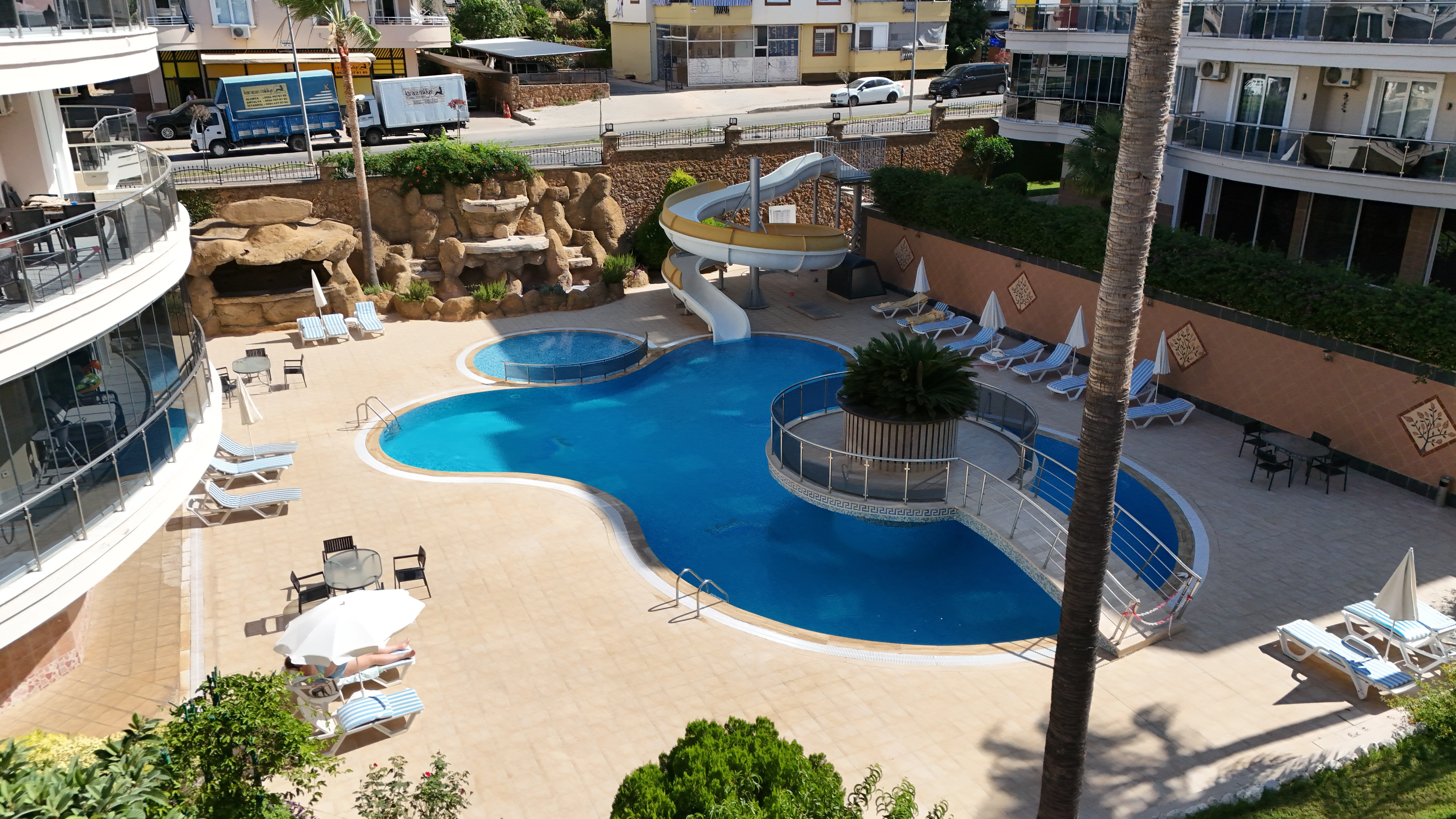 Alanya'da Doğa Manzaralı Huzurlu 3+1 Kiralık Daire - Görsel 3